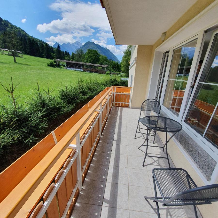 Apartma Rozle Apartment Mojstrana