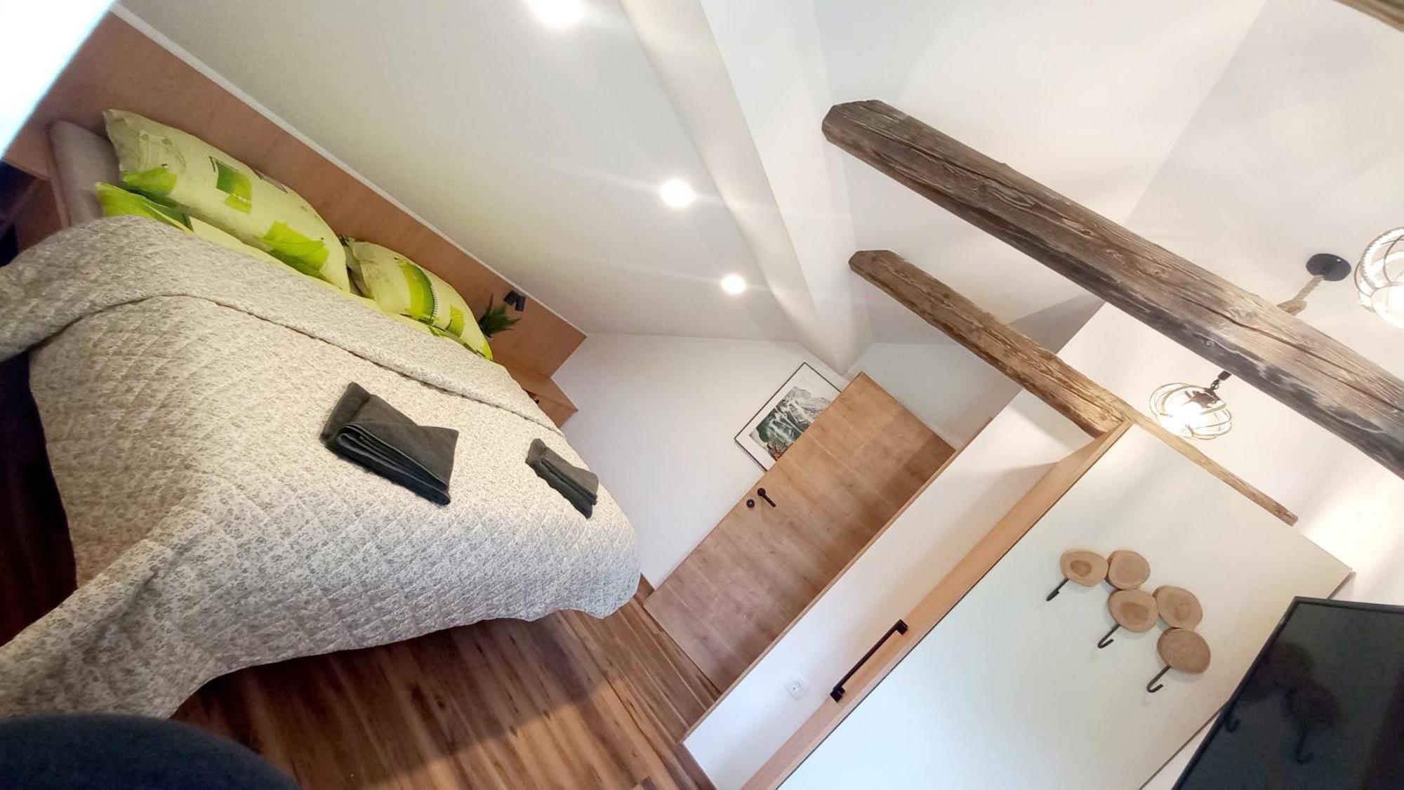 Apartma Rozle * Mojstrana