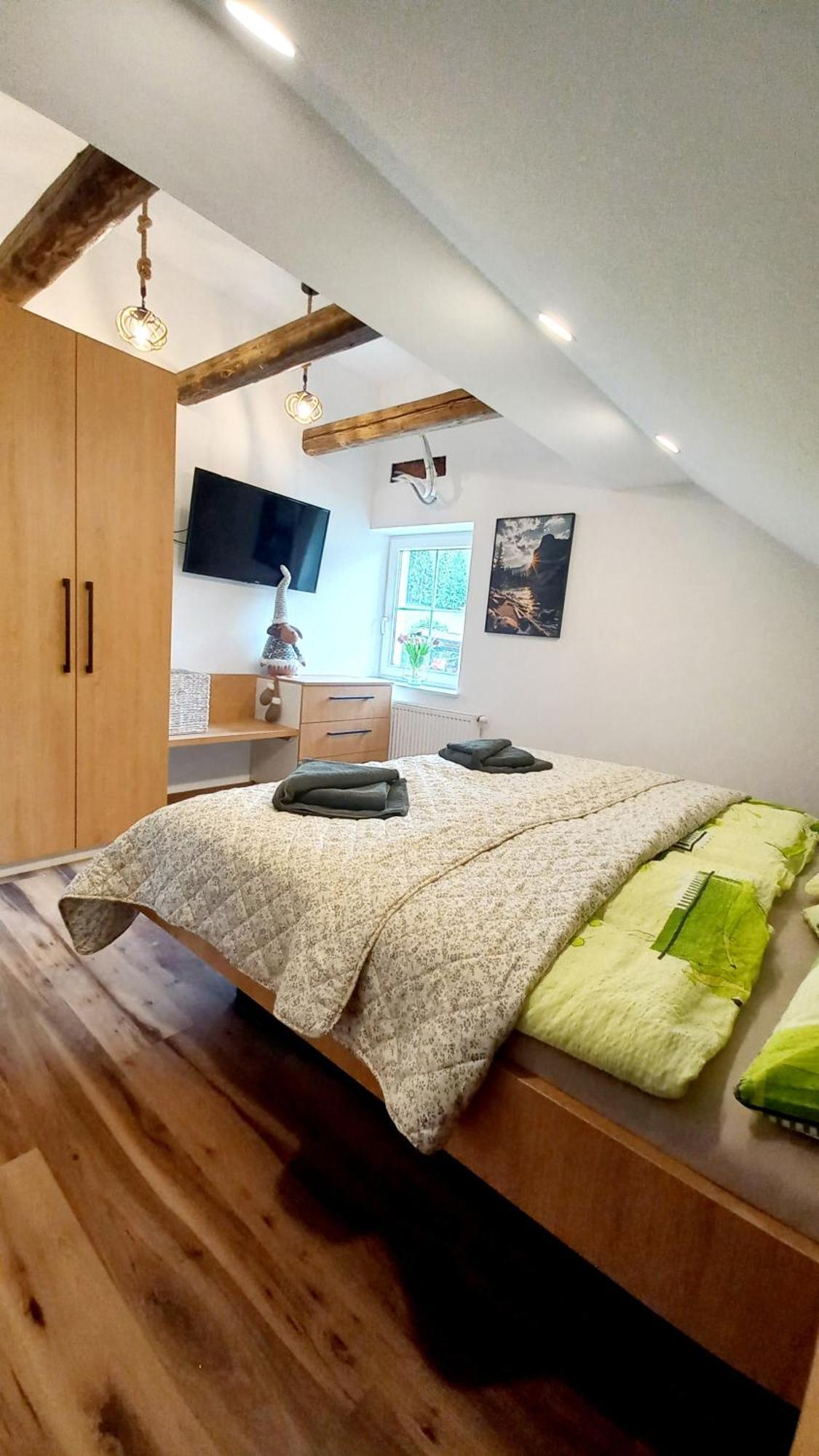Apartma Rozle * Mojstrana